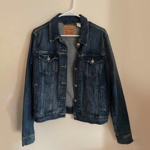 (EUC) Levi's Denim Jacket Medim Dark Wash L